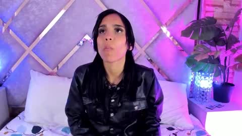 Snapshot of sophiaa_paris chatting on December 2025 01:54:01 AM Sophia Paris online show from December 2025 01:54:01 AM