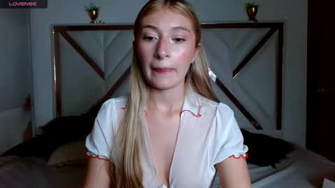 SophiaLee online show from September 2025 12:32:01 AM