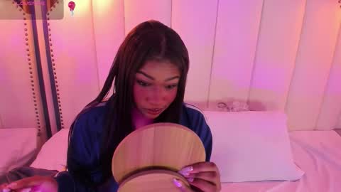 Sophie online show from December 2025 12:01:02 PM