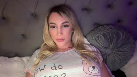 Snapshot of sophiagrcc chatting on November 2025 06:02:02 AM sophiagrcc online show from November 2025 06:02:02 AM