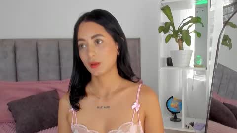 Snapshot of sophie_001 chatting on September 2025 08:42:01 PM  Sophie  online show from September 2025 08:42:01 PM