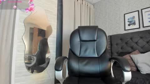 sophie__blare online show from October 2025 07:16:02 PM