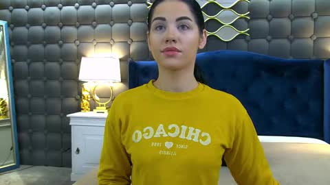 sophie__hill online show from November 2025 03:43:02 AM