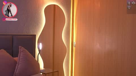 Snapshot of sophie_belton chatting on November 2025 04:32:02 PM sofia online show from November 2025 04:32:02 PM