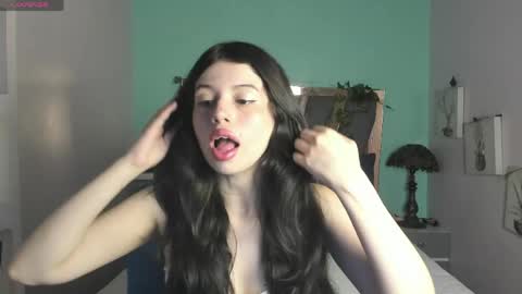 S O P H I E online show from April 2026 01:27:02 PM