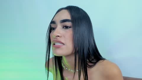 Snapshot of sophie_deargb chatting on February 2025 10:11:01 PM Sofia  santodomingo online show from February 2025 10:11:01 PM