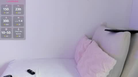 Snapshot of sophie_evanss_ chatting on November 2025 07:16:01 PM online show from November 2025 07:16:01 PM