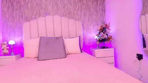 Snapshot of sophie_hils chatting on November 2025 11:54:02 AM sophie online show from November 2025 11:54:02 AM