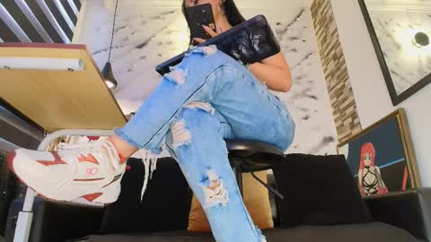 Snapshot of sophie_littles chatting on March 2026 01:28:01 PM Sophie online show from March 2026 01:28:01 PM