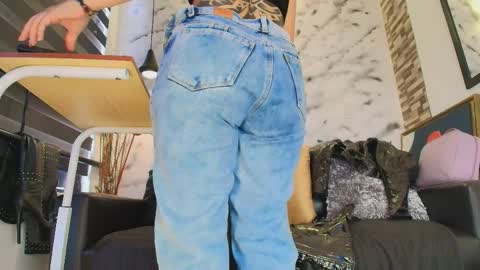 Sophie online show from April 2026 12:21:01 PM