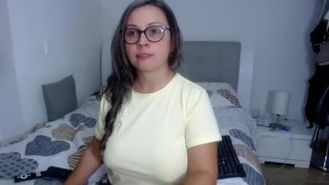 Sofa online show from February 2026 02:07:03 AM
