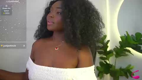 Snapshot of sophie_luvs chatting on April 2026 02:30:01 PM Sophie online show from April 2026 02:30:01 PM