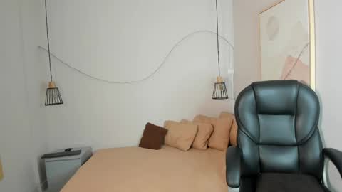 Sophi online show from May 2026 12:43:01 PM