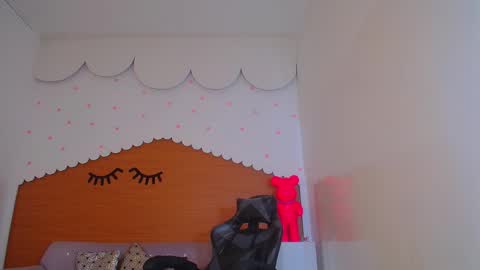 Sofia online show from December 2024 02:15:01 PM