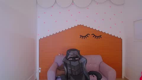 Sofia online show from January 2025 03:39:01 PM