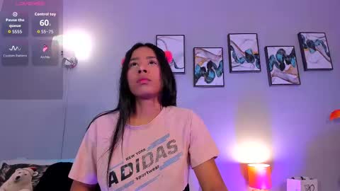 sophie_w1 online show from November 2025 12:16:02 PM