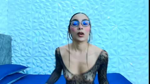sophie_willow online show from April 2026 07:44:02 PM
