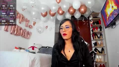 sophiebaker__ online show from November 2025 01:27:01 AM