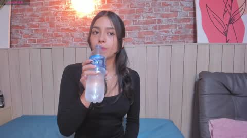 Snapshot of sophiebenson_ chatting on January 2025 12:37:01 PM Sophie online show from January 2025 12:37:01 PM