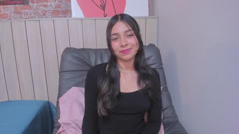 Snapshot of sophiebenson_ chatting on January 2025 03:39:02 PM Sophie online show from January 2025 03:39:02 PM