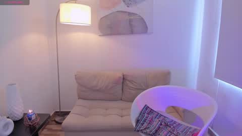 Sophie online show from December 2024 09:01:01 PM