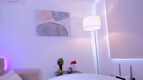 Sophie online show from February 2026 03:42:02 PM