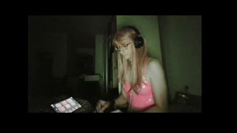 Sophie Cross online show from July 2026 01:12:01 AM