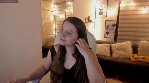 Sophie  online show from October 2025 02:33:01 AM