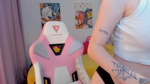 Snapshot of sophiee_lane chatting on December 2024 03:36:02 AM Sophie online show from December 2024 03:36:02 AM