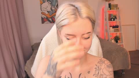 Snapshot of sophiee_lane chatting on February 2025 10:13:02 AM Sophie online show from February 2025 10:13:02 AM