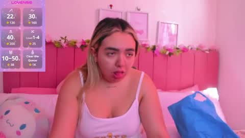 Snapshot of sophiee_rosee chatting on May 2026 02:47:01 PM sophiee rosee online show from May 2026 02:47:01 PM