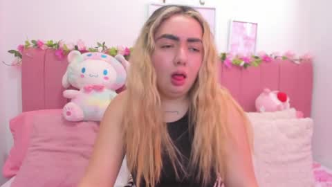 Snapshot of sophiee_rosee chatting on May 2026 04:12:02 PM sophiee rosee online show from May 2026 04:12:02 PM