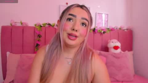Snapshot of sophiee_rosee chatting on May 2026 05:09:01 PM sophiee rosee online show from May 2026 05:09:01 PM