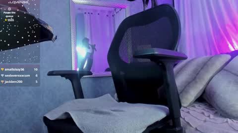 Sophie online show from March 2025 09:17:01 PM