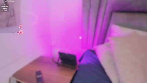 Snapshot of sophiee_smith chatting on June 2026 11:04:01 AM Sophie online show from June 2026 11:04:01 AM