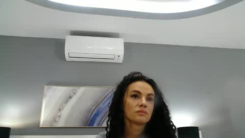 Sophie online show from February 2025 09:32:01 PM