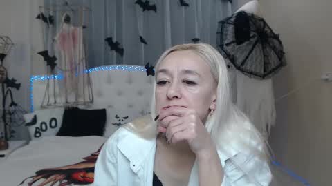 sophiekittyy online show from October 2025 06:56:02 AM