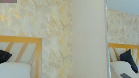 Sophie online show from December 2025 12:12:02 PM