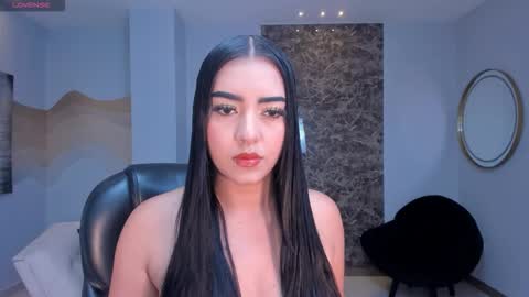 Snapshot of sophielanne chatting on December 2025 04:07:02 AM Sophie online show from December 2025 04:07:02 AM