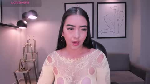 Snapshot of sophielanne chatting on December 2025 04:08:02 AM Sophie online show from December 2025 04:08:02 AM