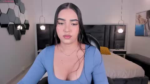 Snapshot of sophielanne chatting on July 2026 04:28:01 AM Sophie online show from July 2026 04:28:01 AM