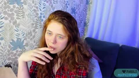 Sophie online show from October 2025 09:06:01 PM