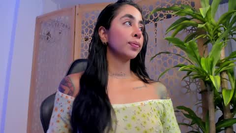 sophierooy online show from February 2025 12:49:01 PM