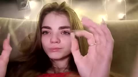 Snapshot of sophiesuvi chatting on January 2025 02:54:02 AM Sophie and my bestie Mandy    online show from January 2025 02:54:02 AM