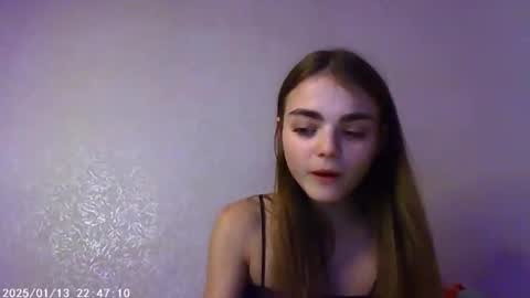Snapshot of sophiesuvi chatting on January 2025 12:30:01 AM Sophie and my bestie Mandy    online show from January 2025 12:30:01 AM