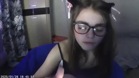 Snapshot of sophiesuvi chatting on January 2025 08:28:01 PM Sophie and my bestie Mandy    online show from January 2025 08:28:01 PM