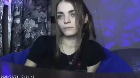 Snapshot of sophiesuvi chatting on January 2025 07:04:02 PM Sophie and my bestie Mandy    online show from January 2025 07:04:02 PM