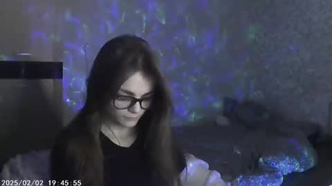 Snapshot of sophiesuvi chatting on February 2025 09:29:02 PM Sophie and my bestie Mandy    online show from February 2025 09:29:02 PM