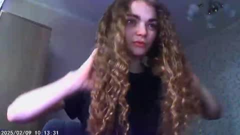 Snapshot of sophiesuvi chatting on February 2025 11:55:01 AM Sophie and my bestie Mandy    online show from February 2025 11:55:01 AM