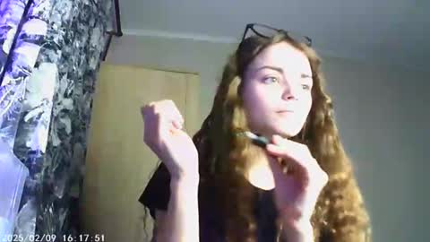 Snapshot of sophiesuvi chatting on February 2025 06:01:01 PM Sophie and my bestie Mandy    online show from February 2025 06:01:01 PM